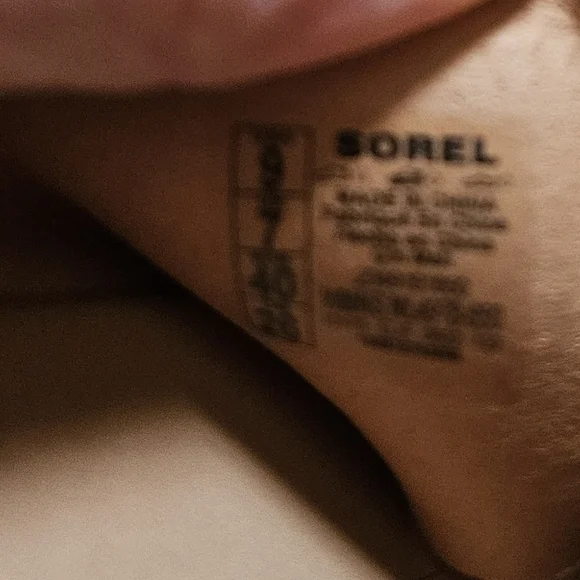 Sorel Women's Fuchsia Crisscross Suede Sandals Size 9 - Picture 6 of 7